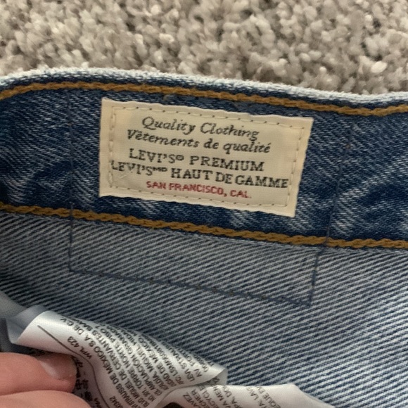 Brand new Levi’s 501 distressed bootcut - Picture 2 of 3